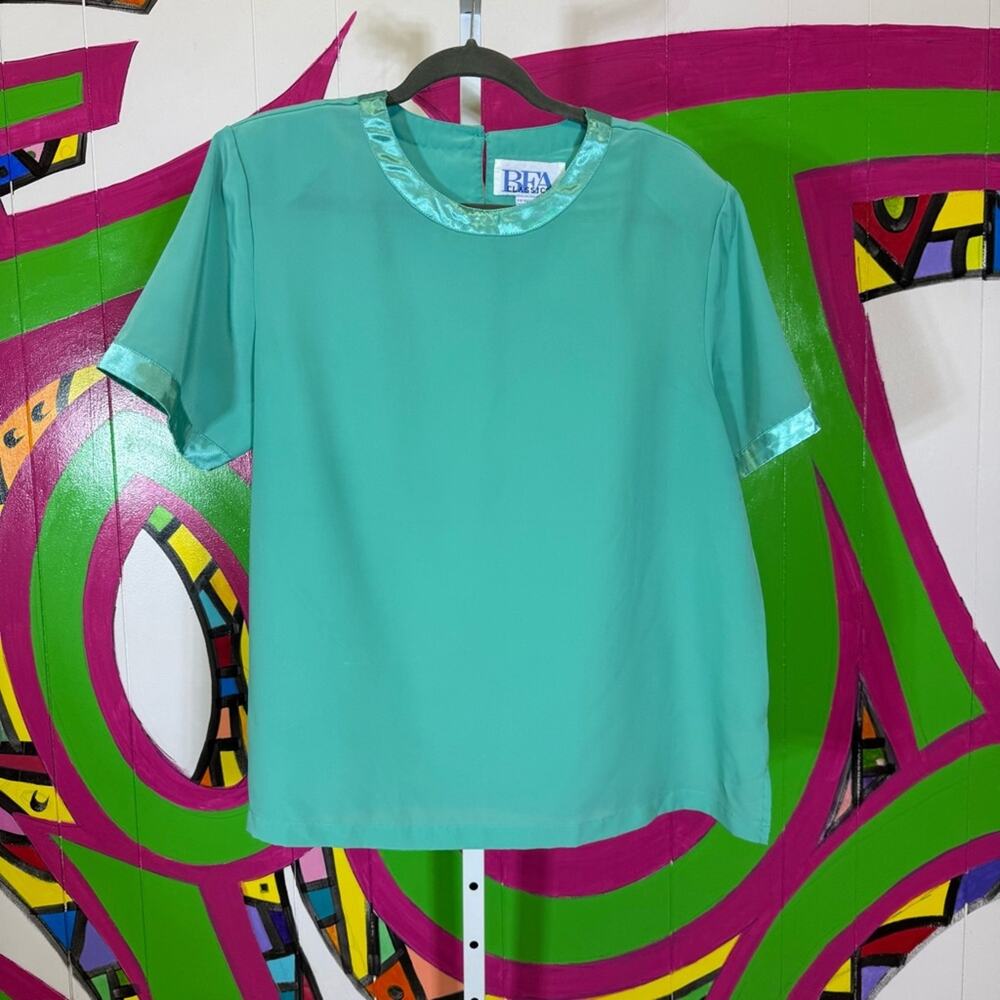 BFA Classics, Women's Green Top Vintage. Size XL. Excellent condition!